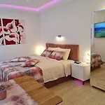 Apartment Restaurant & Getaway Pri Kobalu
