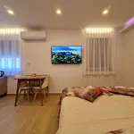 Apartment Restaurant & Getaway Pri Kobalu