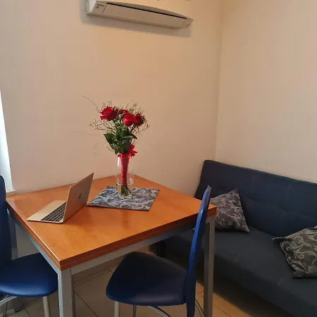 Restaurant & Getaway Pri Kobalu アパート ヴィパーヴァ