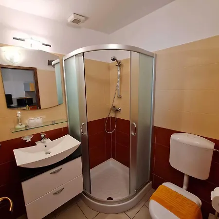 Restaurant & Getaway Pri Kobalu 비파바