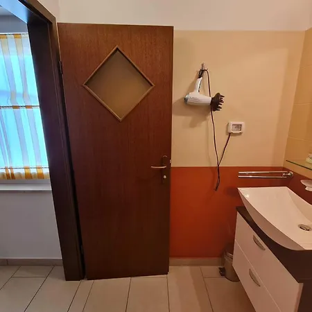 Apartment Restaurant & Getaway Pri Kobalu