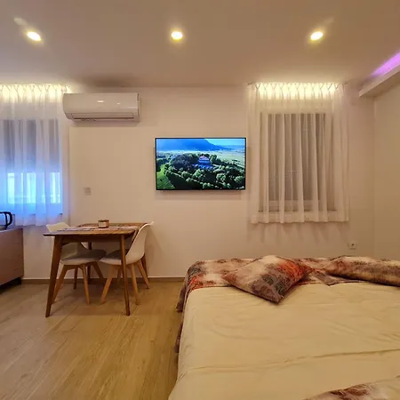 아파트 Restaurant & Getaway Pri Kobalu