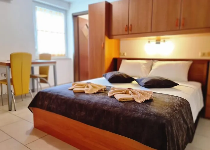 Apartamento Restaurant & Getaway Pri Kobalu *